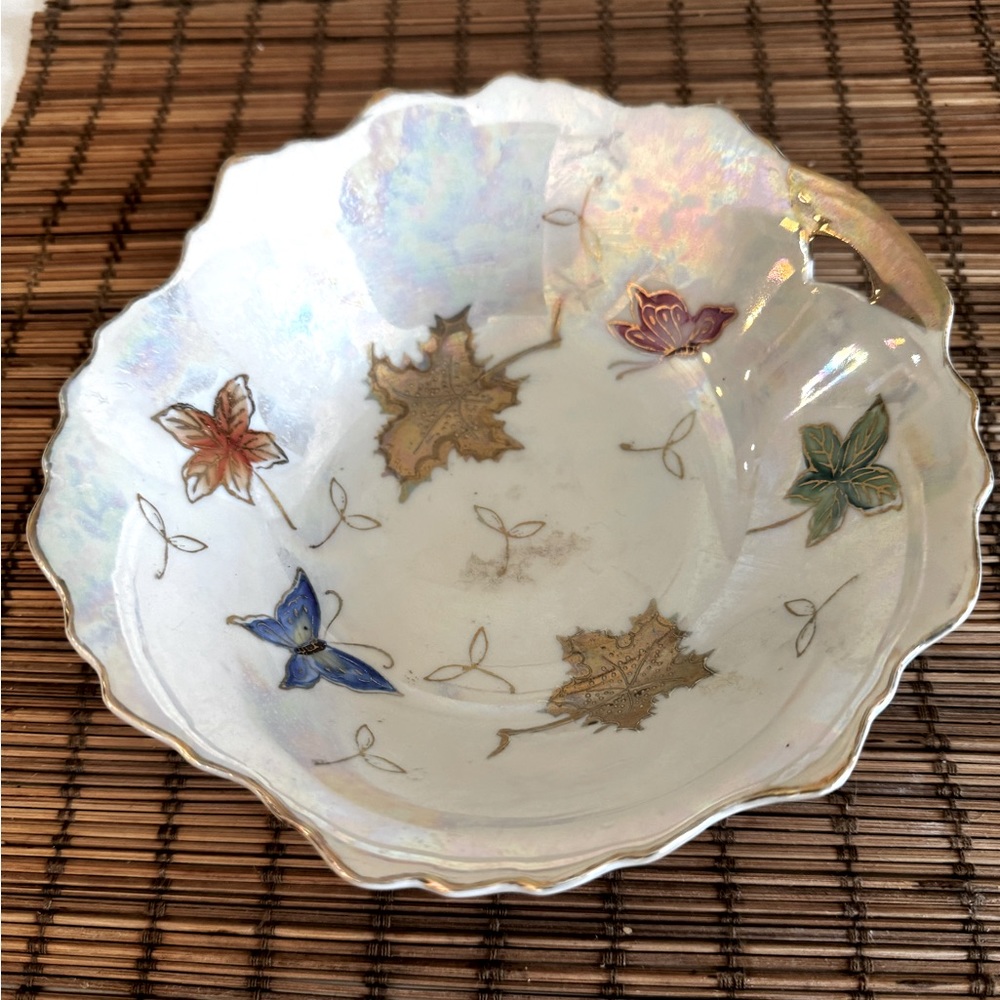 Lipper & Mann Iridescent Bowl